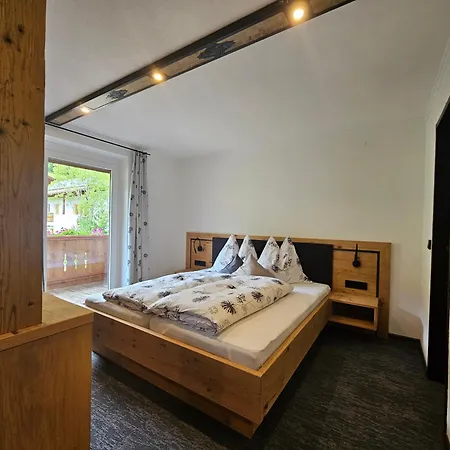 Haus Enzian Apartamento