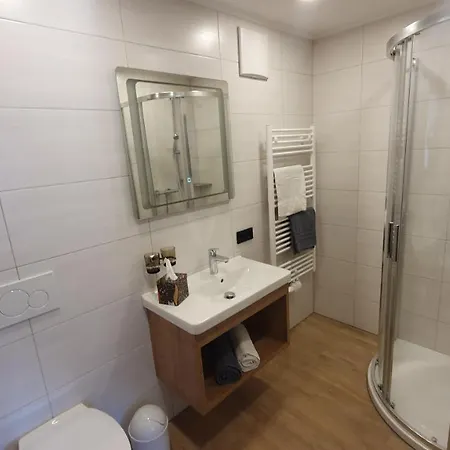 Haus Enzian Apartamento