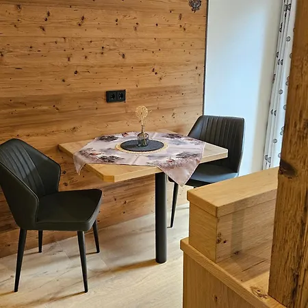 Haus Enzian Apartamento