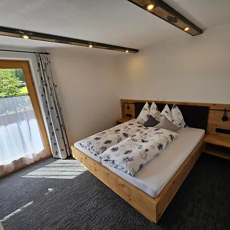 Haus Enzian Apartamento *