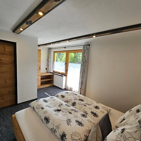 Haus Enzian Apartamento *