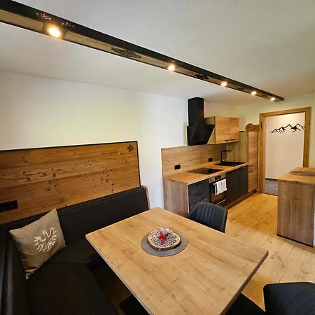 Haus Enzian Apartamento Kartitsch